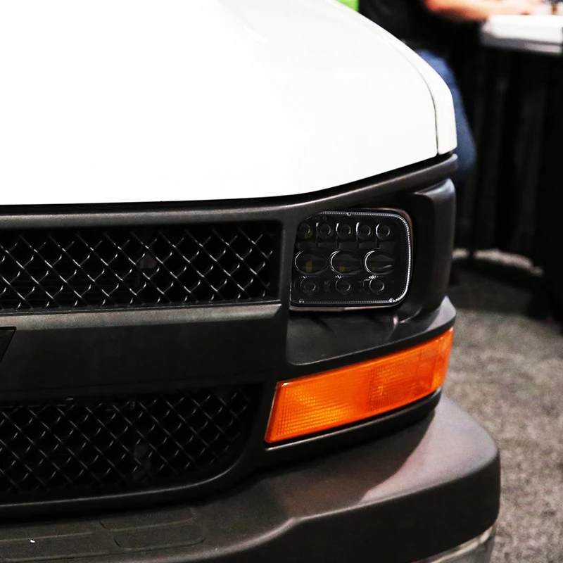 cherokee headlight.jpg