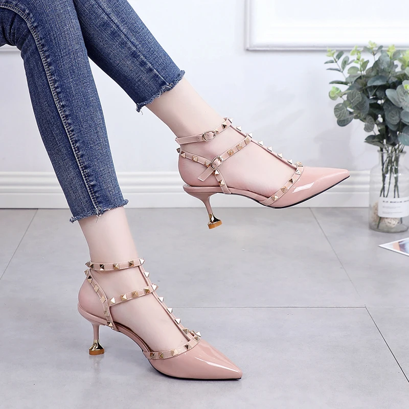 Amazon.com: KIKIVIVI Sandalias de tacón alto gótico con plataforma para  mujer, puntera abierta, correa al tobillo, punk, para fiesta : Ropa,  Zapatos y Joyería