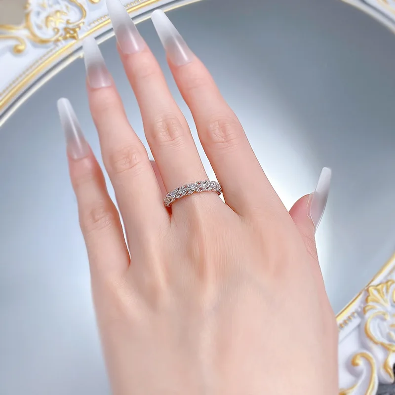 New S925 Silver Vintage Lace Ring Rhodium Plated Lab Diamond Fashionable Light Luxury Style Hollow Diamond Design