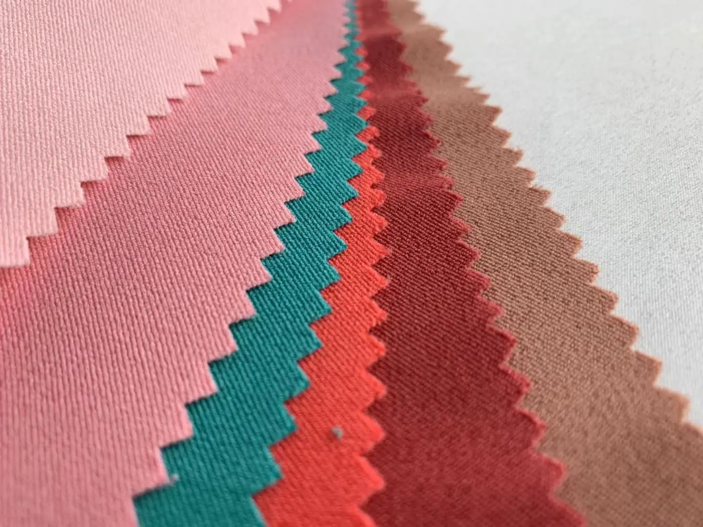 High Quality Twill Stretch Polyester Bengaline Lam Lam Plain Dyed