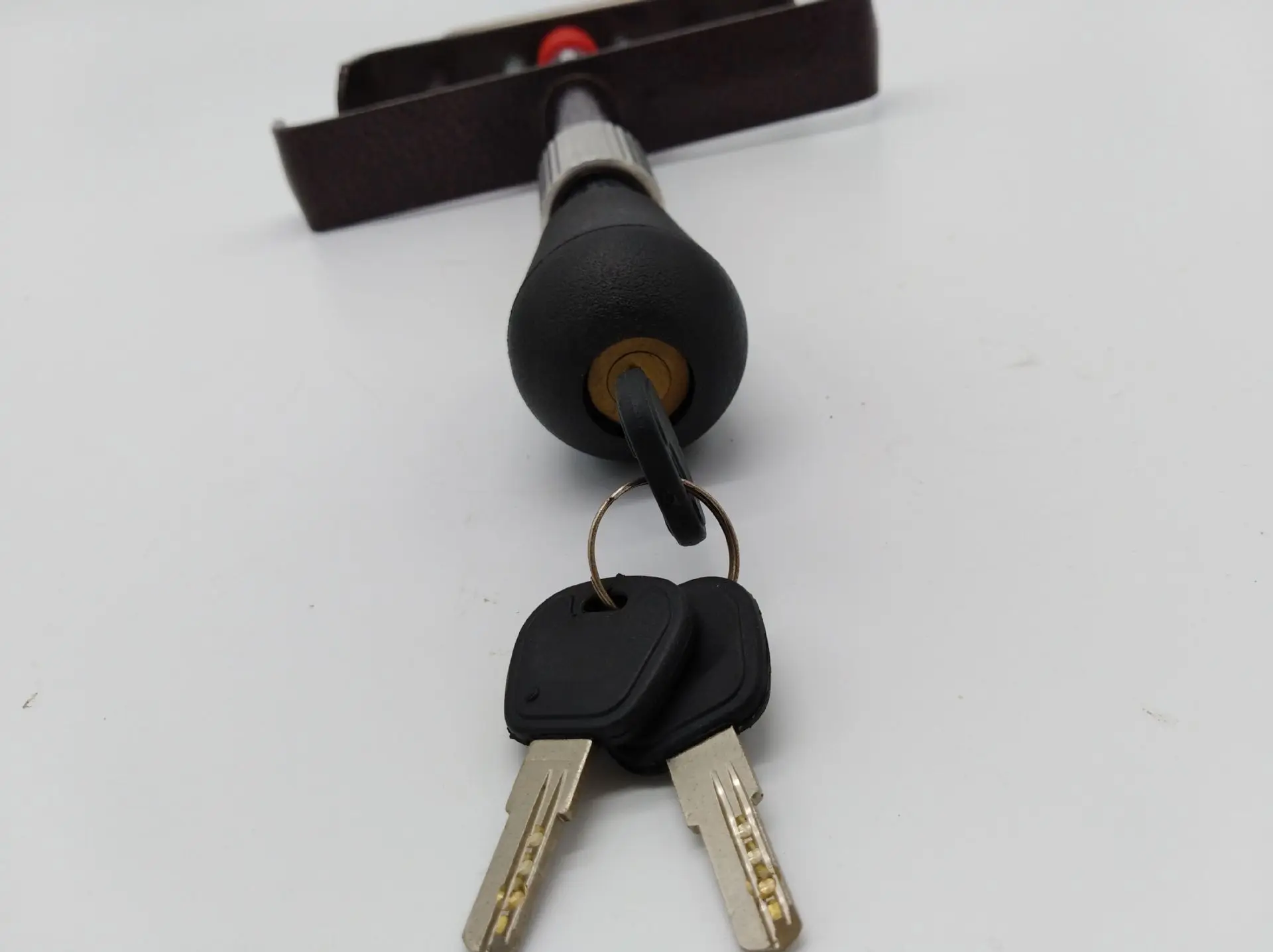 ユニバーサル自動安全セキュリティアクセサリー車盗難防止ペダルセキュリティロック車のロック Buy 車のブレーキペダルロック ステアリングホイール ロック 車盗難防止ペダルセキュリティロック Product On Alibaba Com