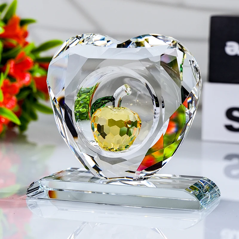 Small Crystal Glass Heart & Apple Model Polished Craft for Love Souvenir Birthday & Wedding Decor K9 Model supplier