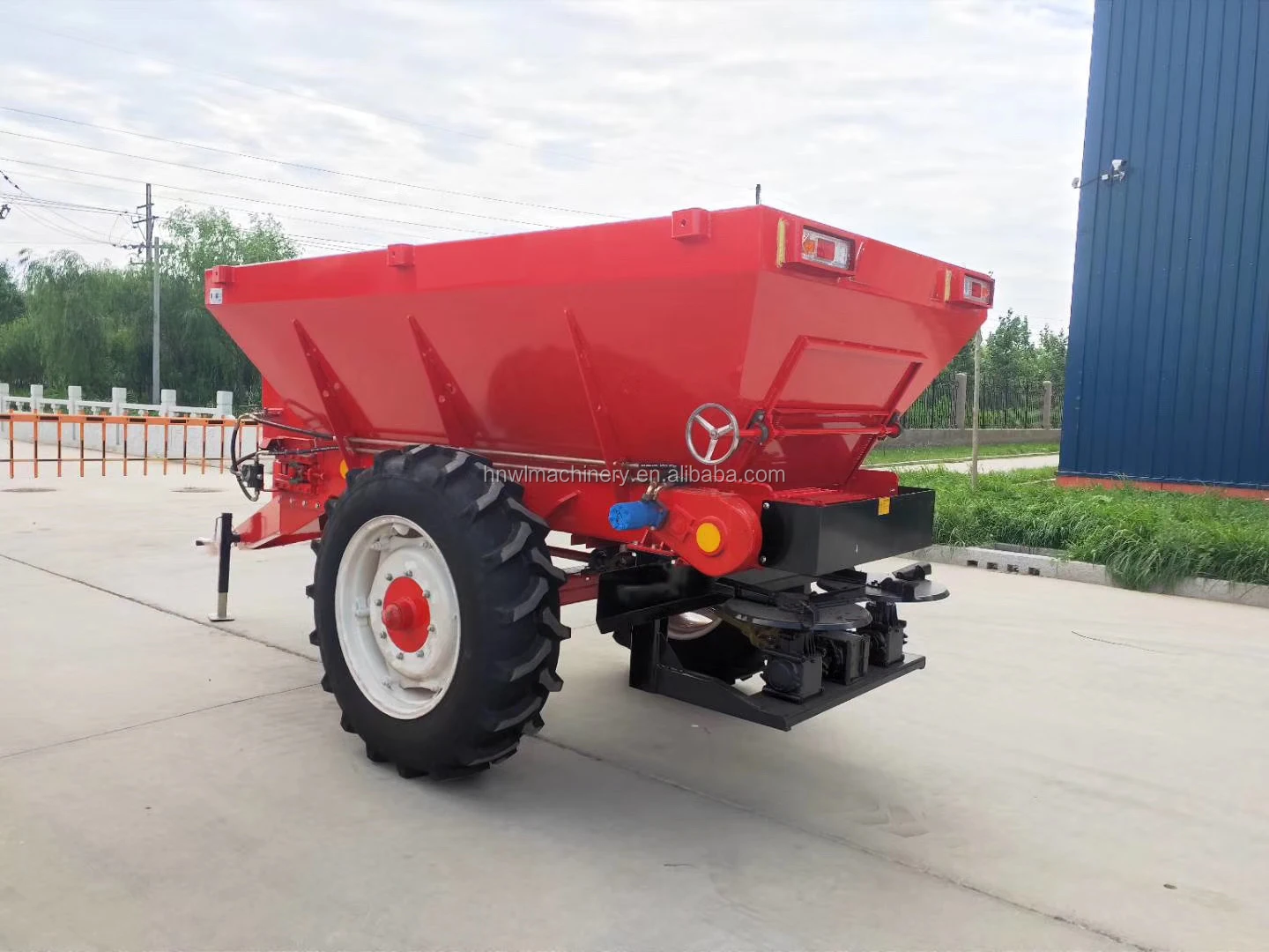 Large Organic Fertilizer Spreader/chicken Manure Spreading Truck Buy