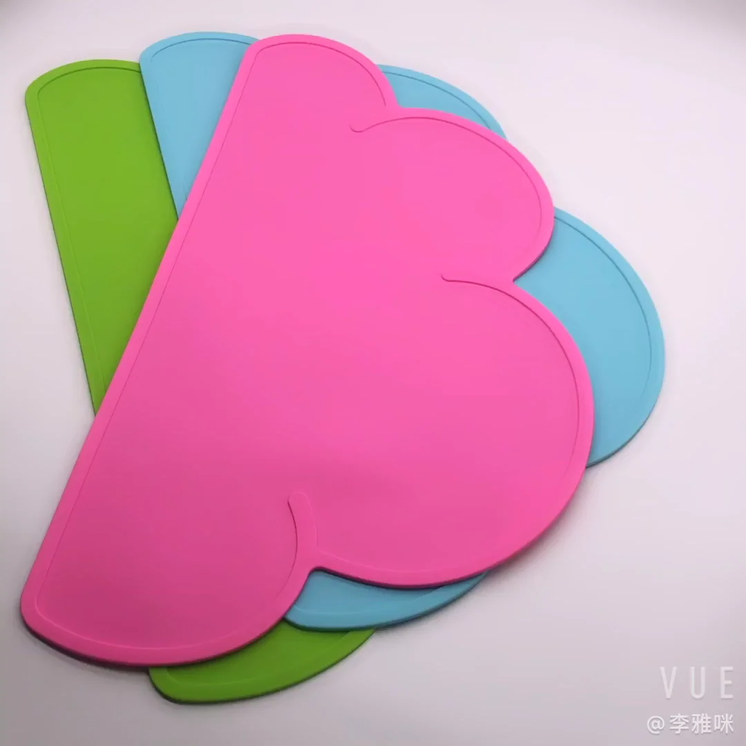 2020 New Trending Cute Cloud Shape Silicone Baby Placemat Plate Heat