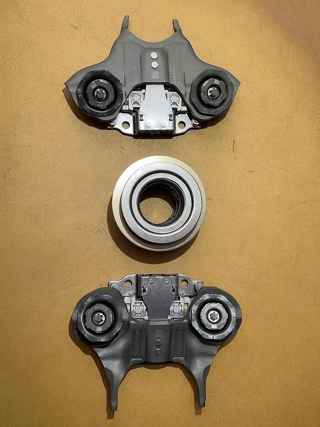 thumbnail interactive-video image 1 of 2X DPS6 DCT250 Dual Clutch Release Forks Bearing Kit For Focus Fiesta 2011 Up Ca6z7a508e Bv6z7a508a 2 Set Clutch Shift Fork Bearing Kit 1 of 12