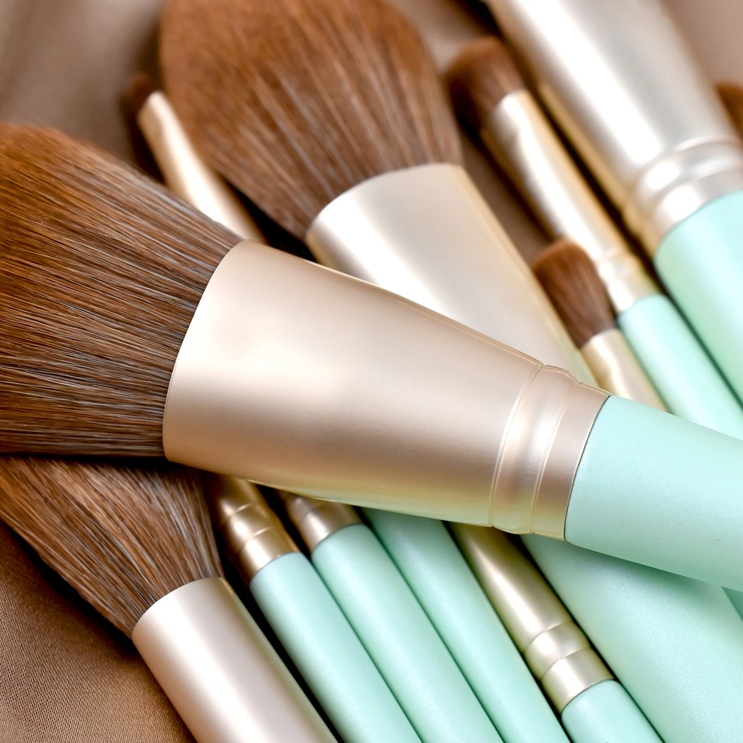 2019 热卖私人标签 13 件美容化妆品化妆刷套装 brochas maquillaje