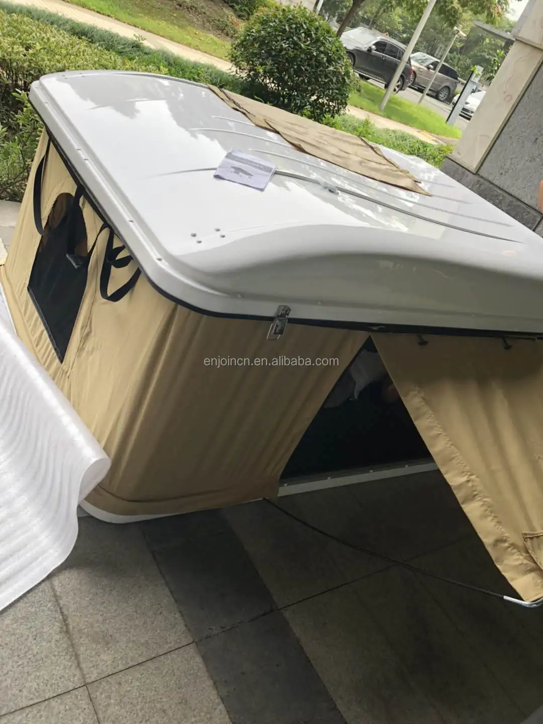 Enjoin 34 People Hard Shell Fiberglass Car Roof Top Tent For Camping