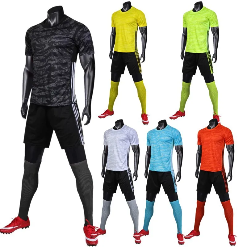 
Custom Latest Plain Football Shirt Printing Design Barcelona Soccer Jersey Retro Football Jersey Set Red Black White Color 