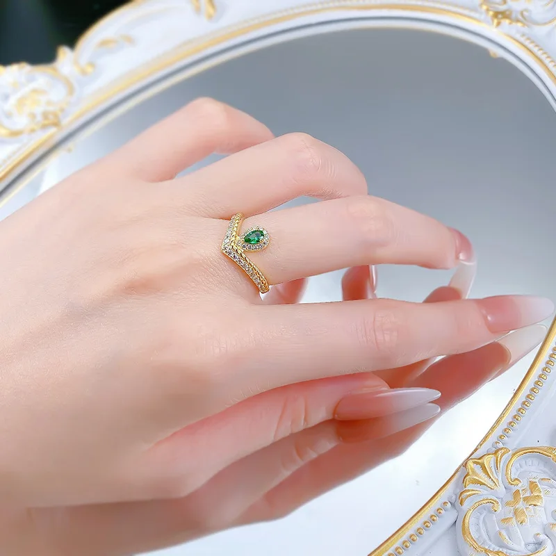 Fresh S925 Silver Simulated Emerald 5*3mm Pear Shaped Inlay Ring with Lab Diamond Gemstone