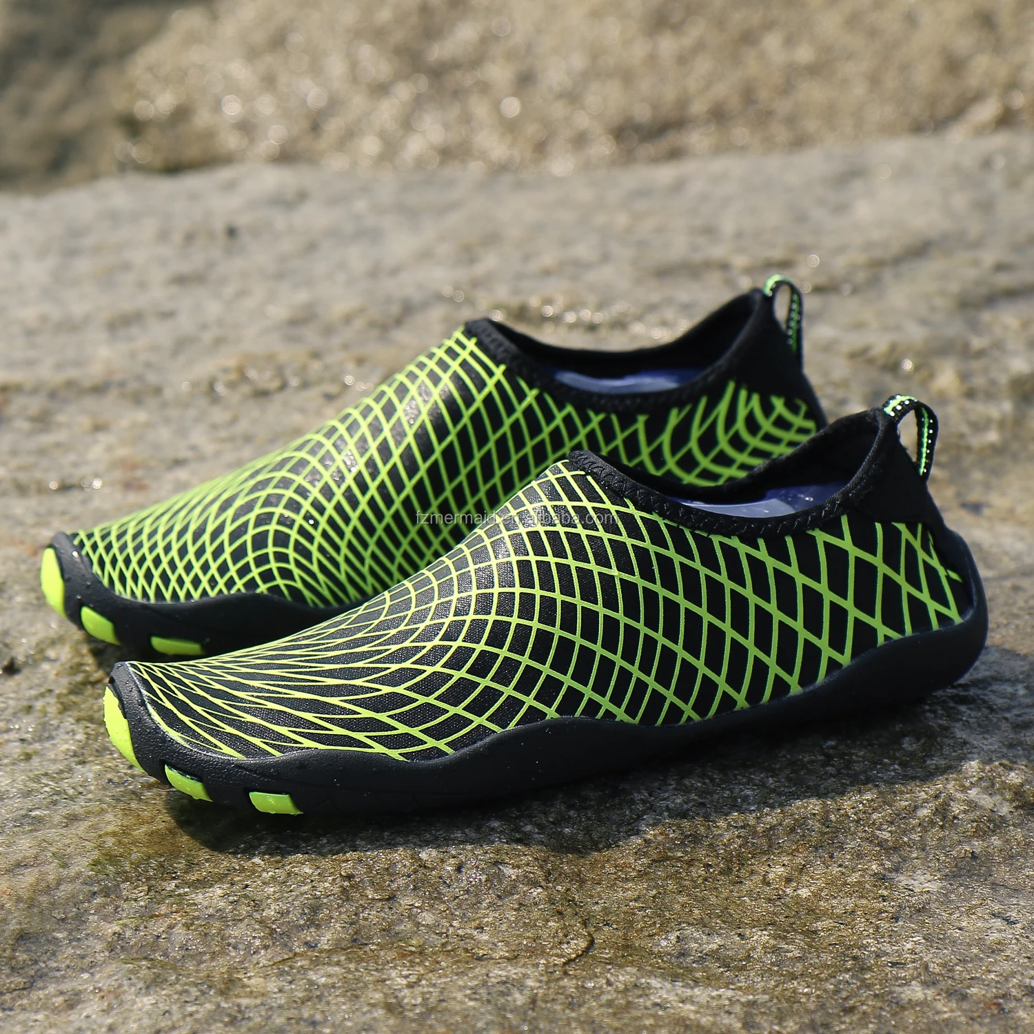 2024 Men Water Shoes Popular Net Lines Beach Swimming Shoes Aqua Shoes