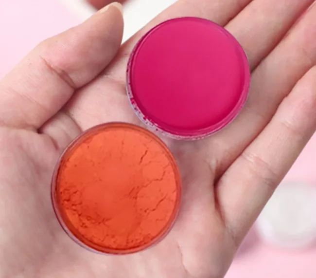 11 色发光眼影粉末闪亮持久眼影粉末