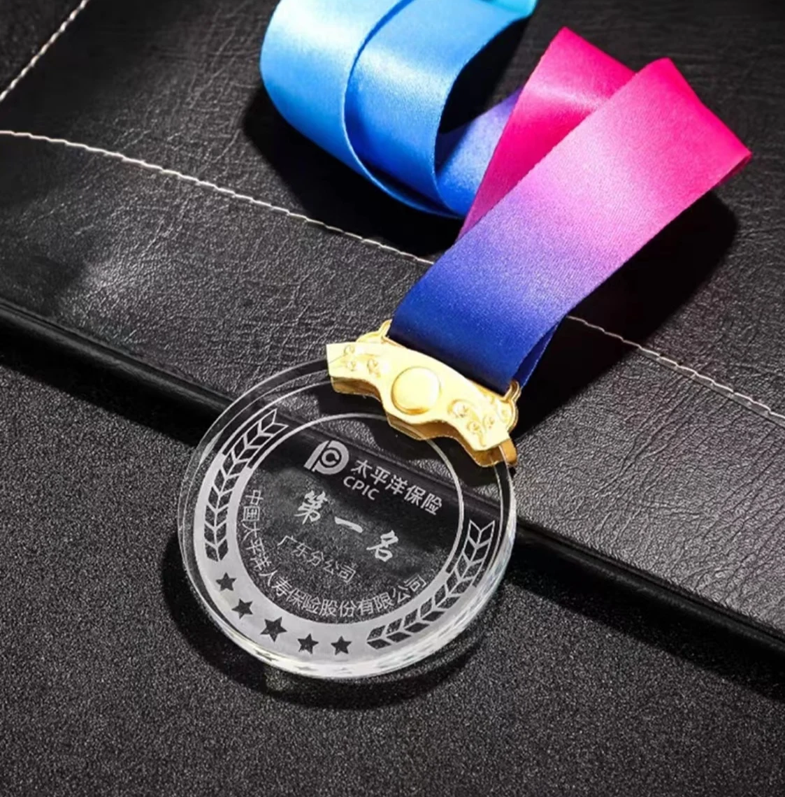 Wholesale award crystals medals with your logo on supplier