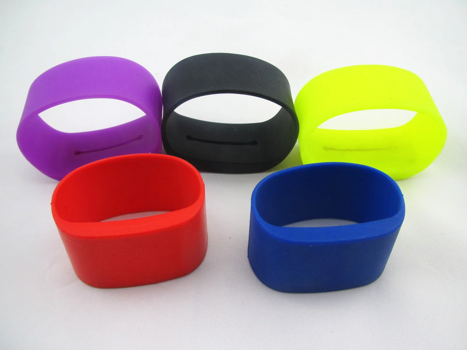Promotional Items Silicone Key Holder Bracelet Silicone Wrist Band With
