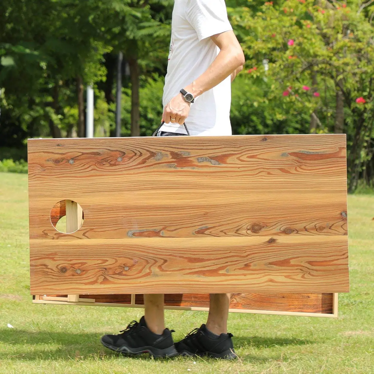 实木户外花园游戏为 cornhole