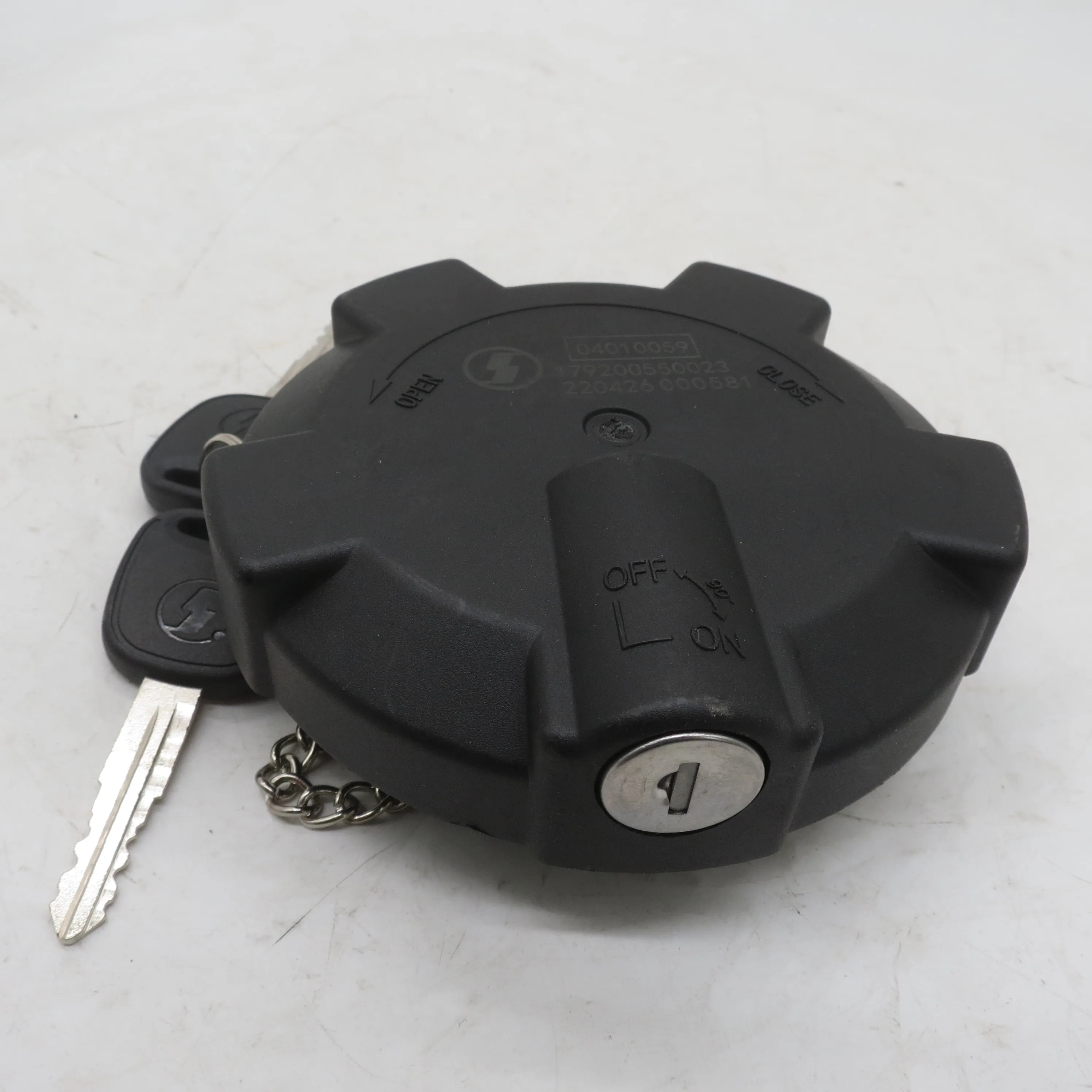 Good Performance Truck Engine Spare Parts Fuel Tank Lock Cover Tank