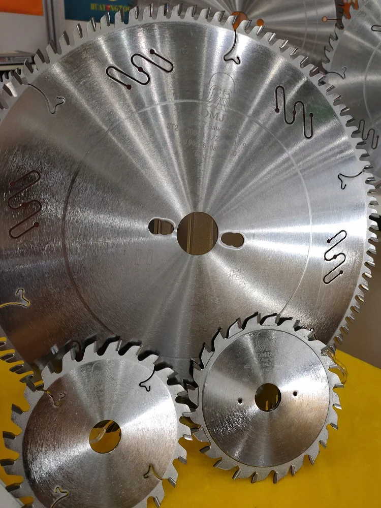 300 96t saw blade1.jpg