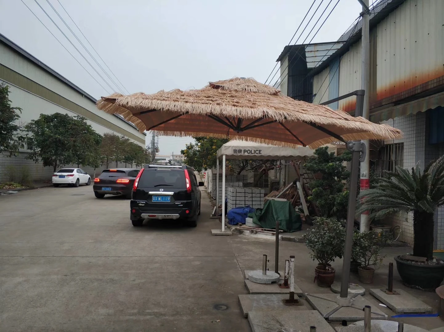 Thatch Beach Parasol Plastic Synthetic Umbrellas In Shunyifa Factory ...