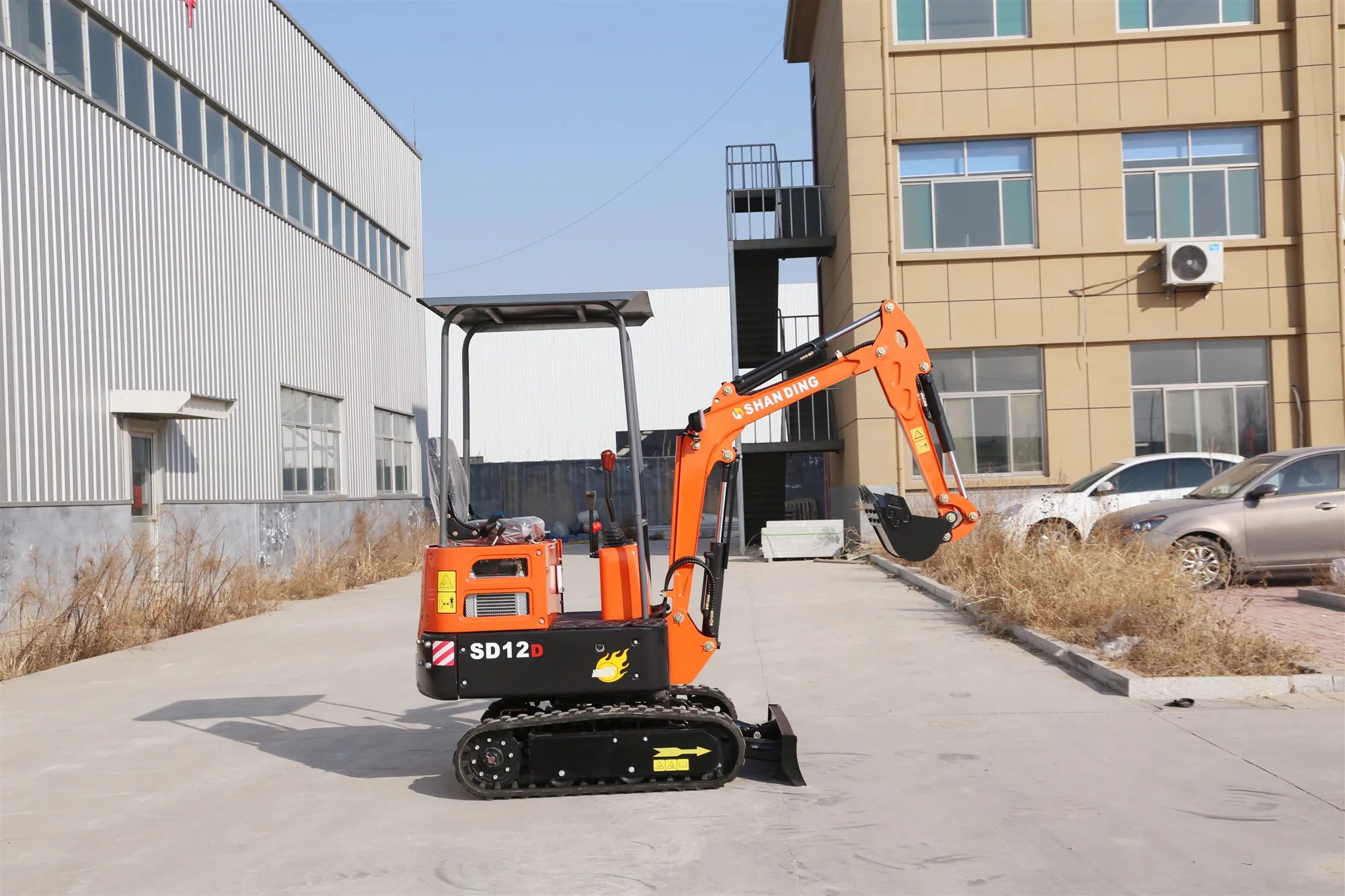 Cat 303. Дизельные экскаваторы. Дизельные экскаваторы. Hitachi zx17u-2. Гусеничный экскаватор джон дир.