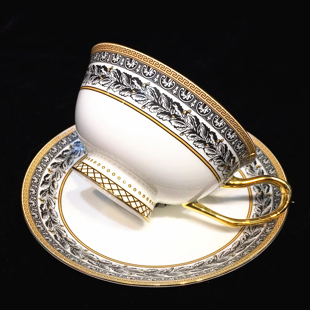 Bone China Crockery Dinner Set European Style Bone China Dinnerware