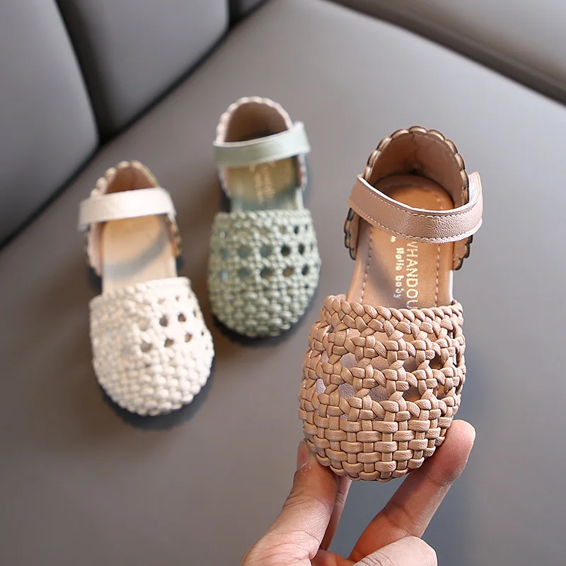 Girls fashion plastic sandals