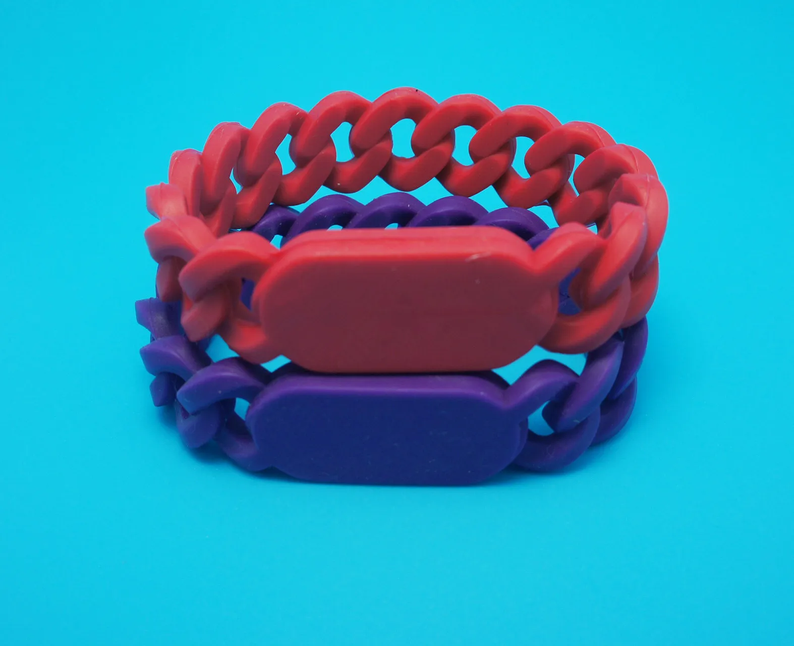 高品质的硅胶环扭曲手镯为孩子