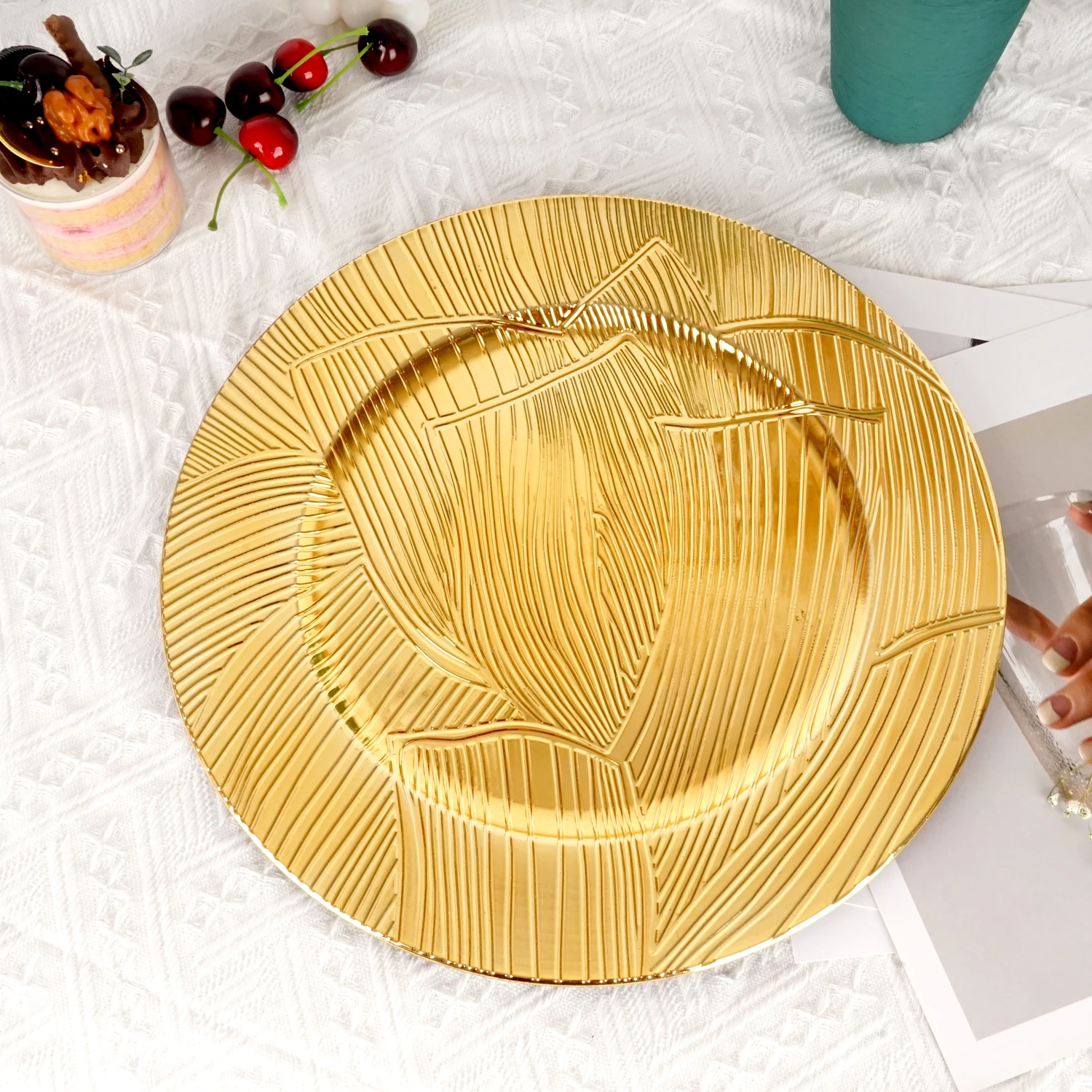 13 Inch Antique Embossed Gold Plastic Charger Plates Under Dish Wedding ...