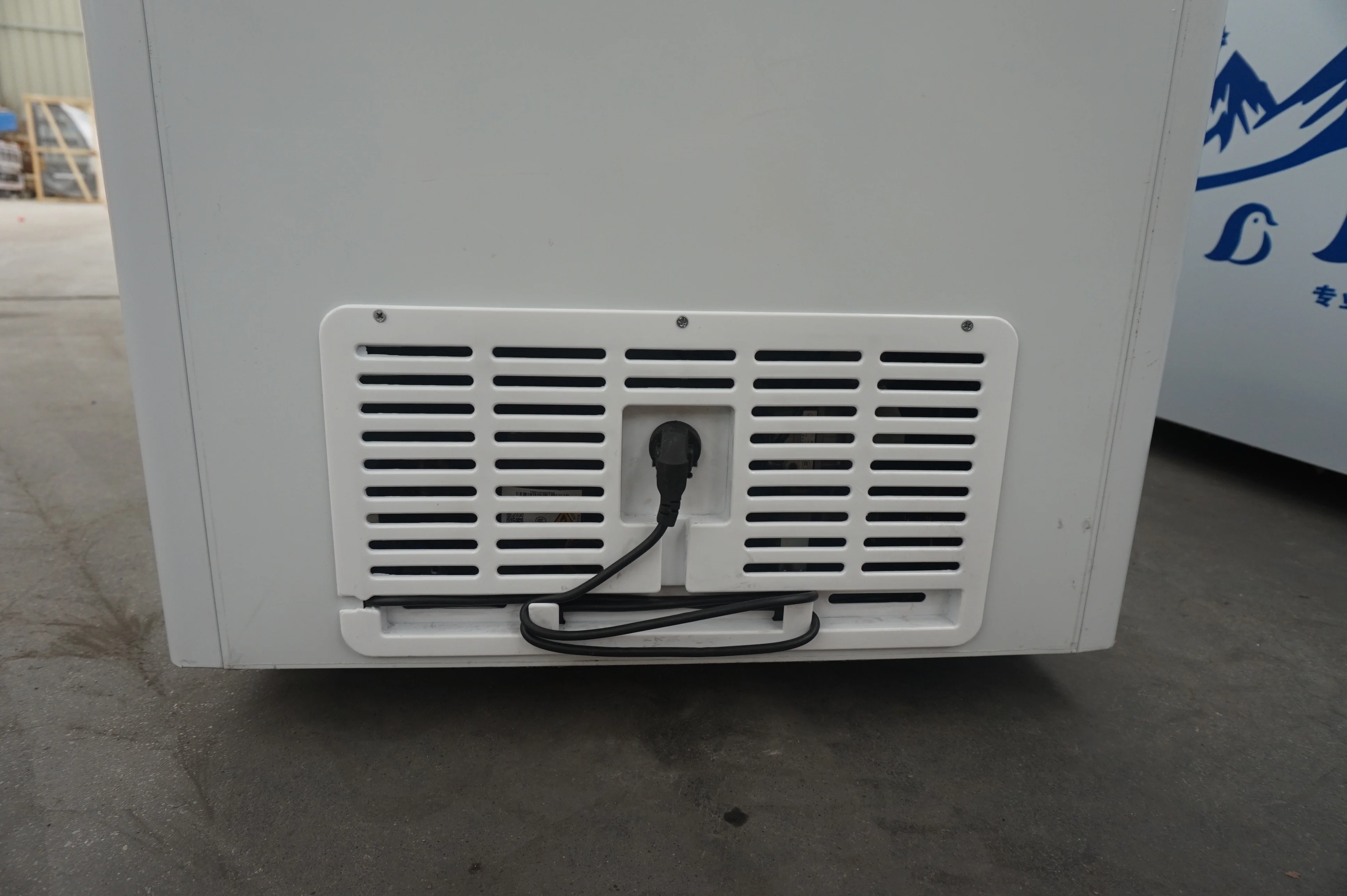 Stock 23.2cu Ft 658l Top Open Single Folding Door Compressor Deep Chest