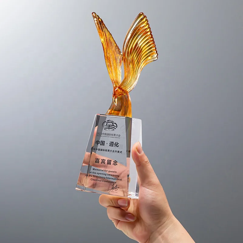 2024  Eagle Shape Color Glaze trophy champion award Professional Manufacturer glass trophy for Creative Eventsts Souvenirs gift manufacture