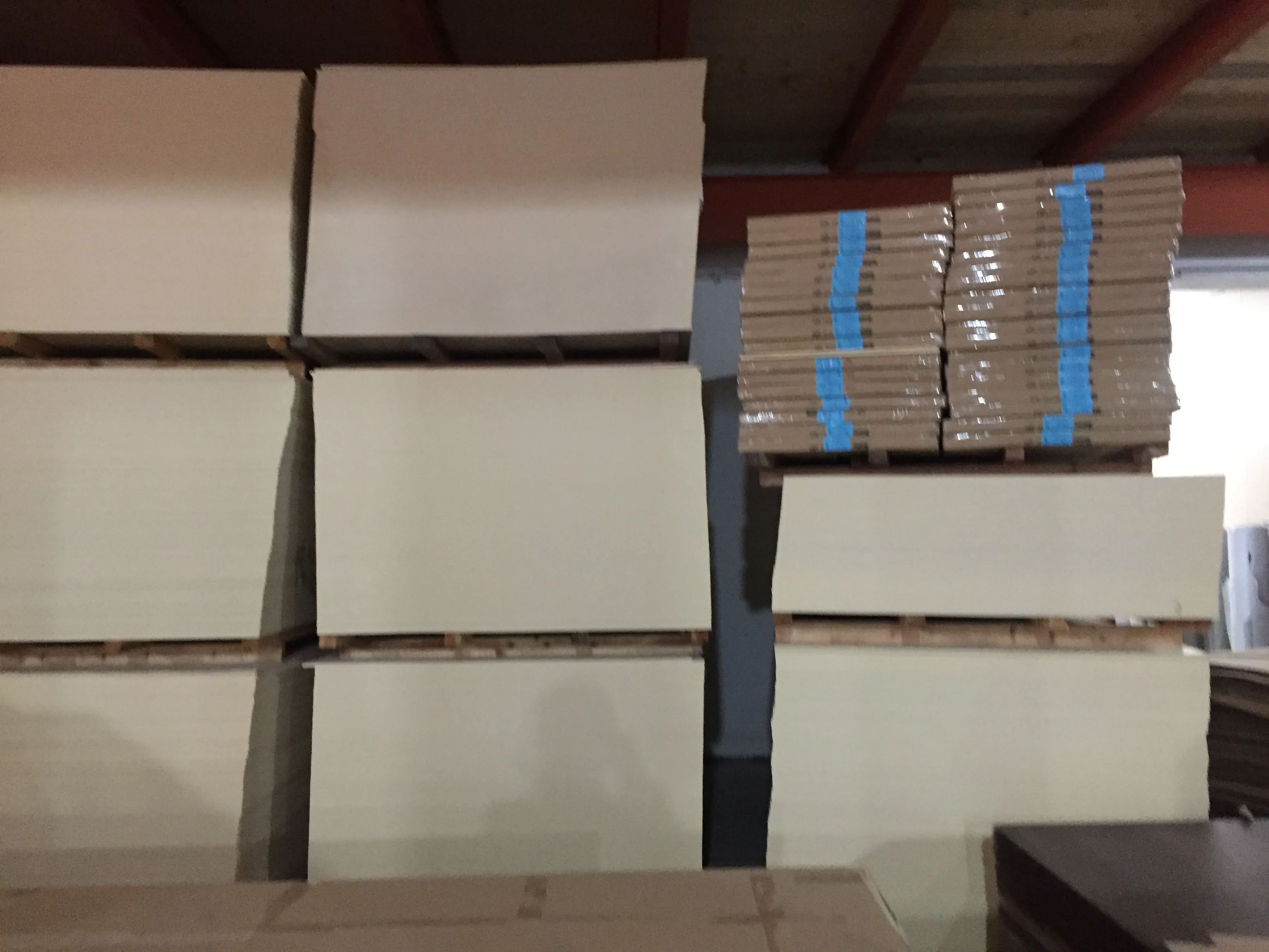 ضوء لوحة ناشر لوح Wpc بولي كلوريد الفينيل ألواح رغوة ألواح Pvc صلبة فو ...