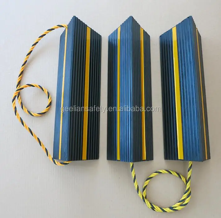 Heavy Duty Metal Wheel Chock Industrial Rubber Material Wheel Chock