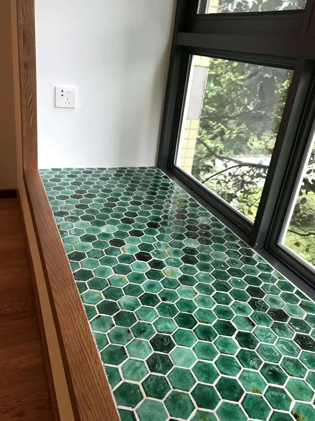 product green peacock ceramic mosaic tile moroccan style ice crackle pattern scallop design for bathroom or living room factory price-5