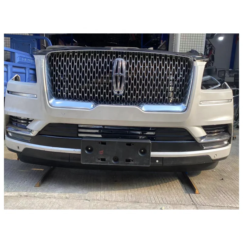 Original Used Front Bumper Assembly for Lincoln Navigator - High