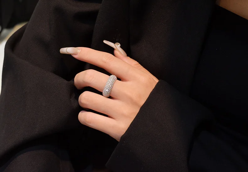 Luxury 925 Silver Micro-Inlaid Lab Diamond Ring Five-Rank Full Diamond with Arc Geometry Pattern for Anniversaries