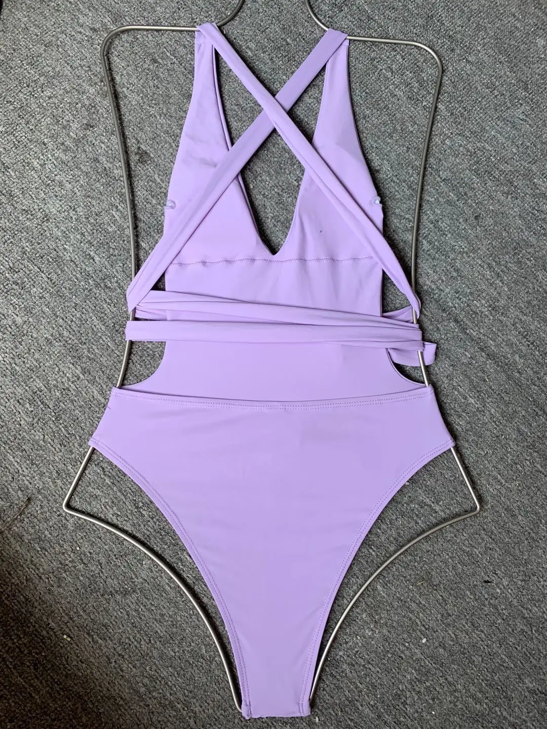 一体式纯色比基尼分体式泳衣女士泳装