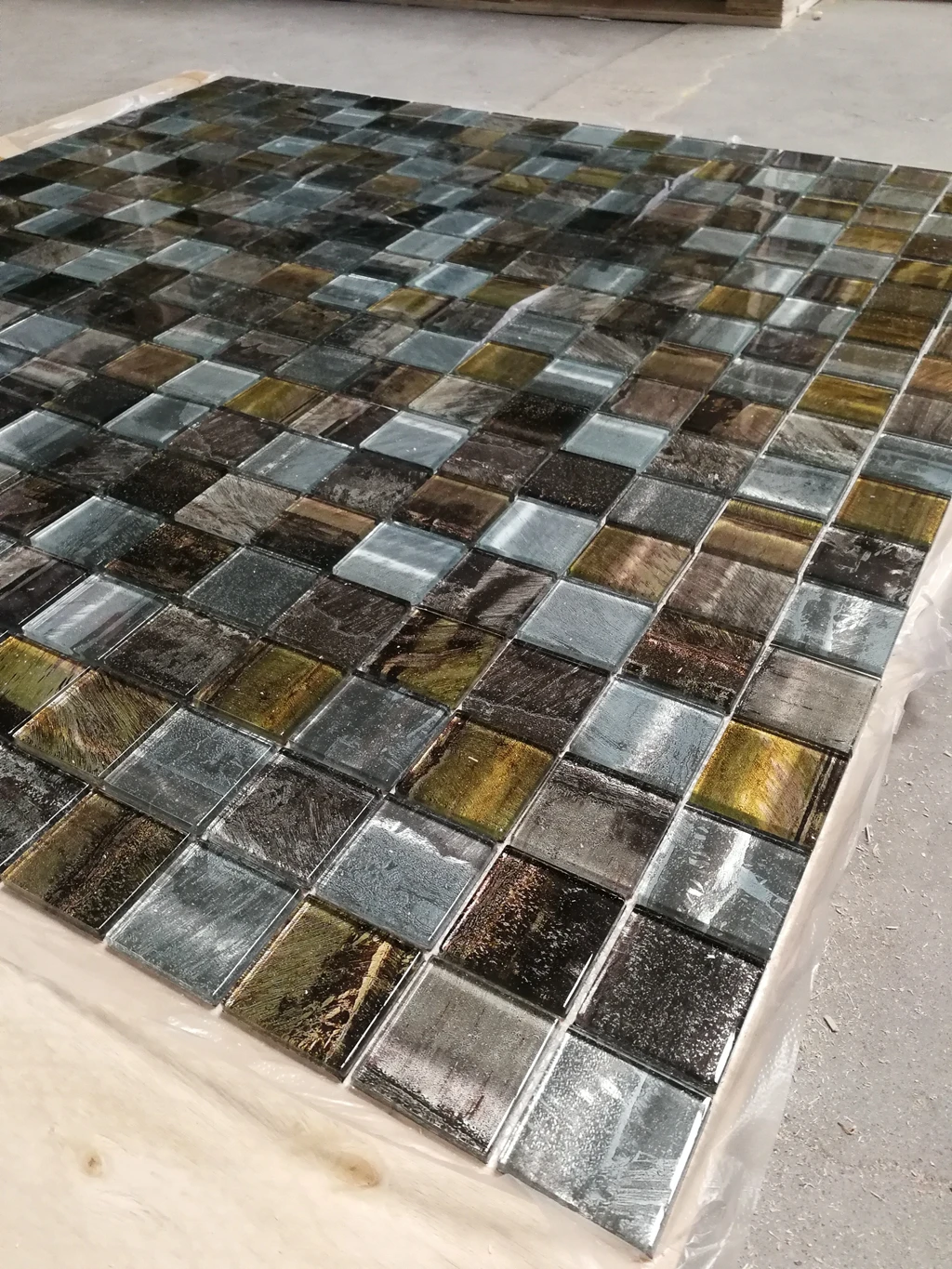 Azulejo de mosaico de vidrio laminado más vendido, uso para Wal y cocina Foshan China