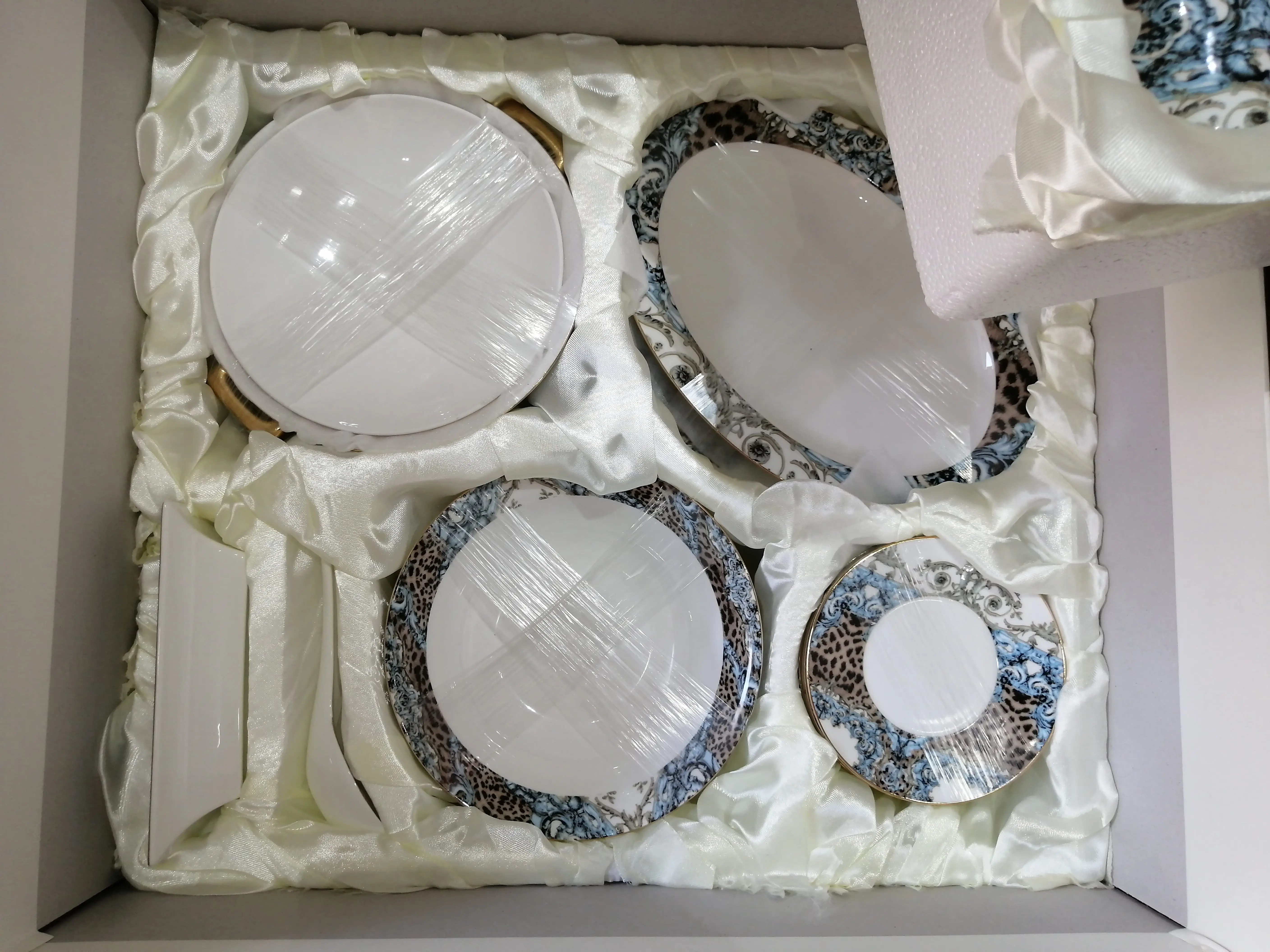 Wholesale Dinnerware Factory Bone China Dinner Set Bone China ...