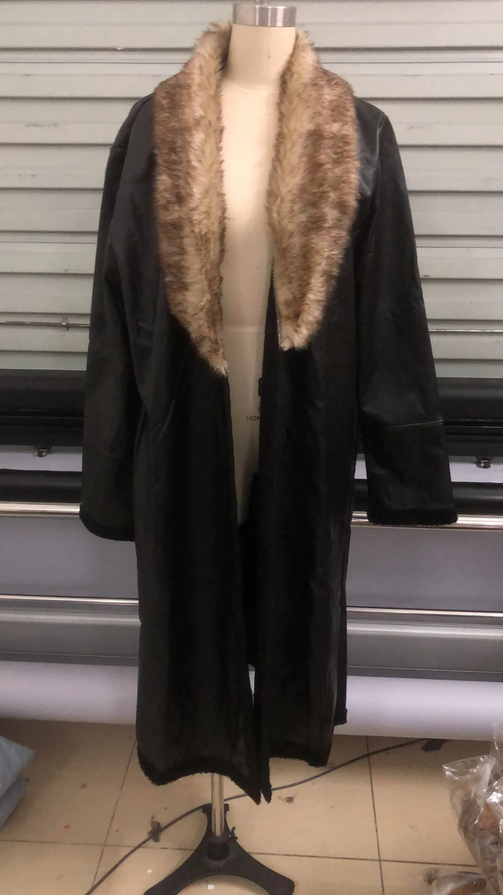 Lana's Fur and Leather Coat Hanger Large Men's 