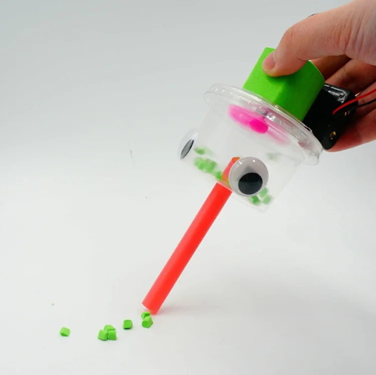 diy科技小型生产静音吸尘器玩具模型