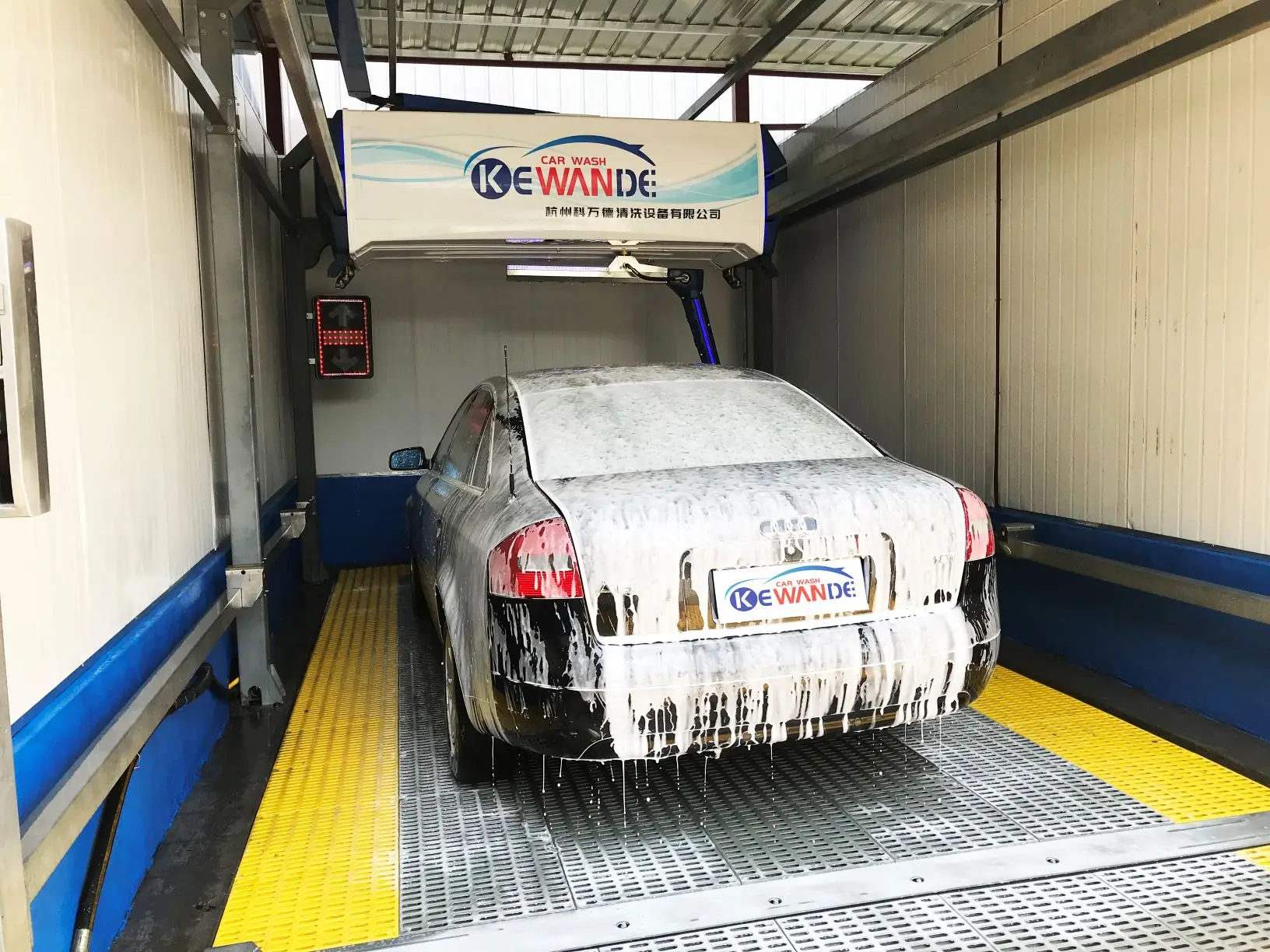 Робот мойка. Робот мойка Kewande. Robot car Wash Калининград Челнокова. Автоматическая автомойка. Роботизированная автомойка.