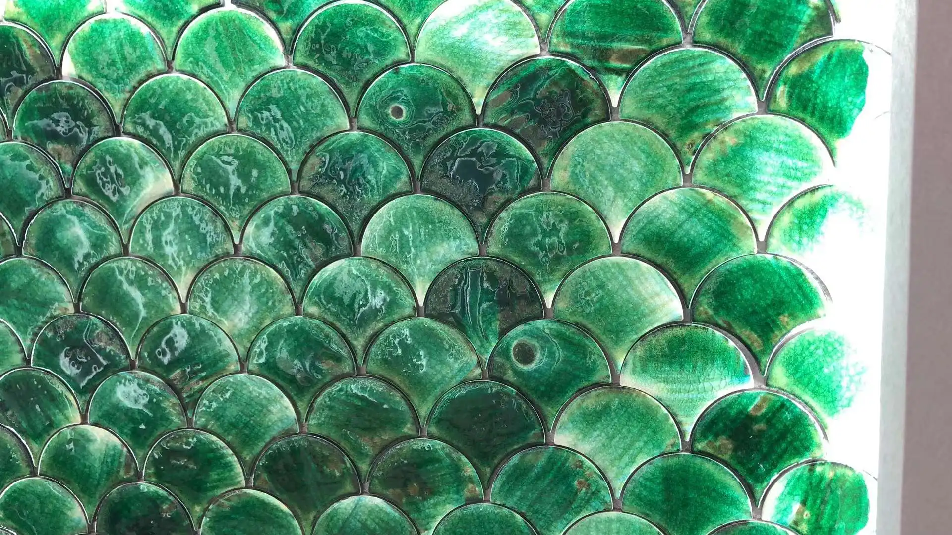 product green peacock ceramic mosaic tile moroccan style ice crackle pattern scallop design for bathroom or living room factory price-3
