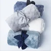 Customized plaid sherpa pom pom blankets throw/Decke polyester