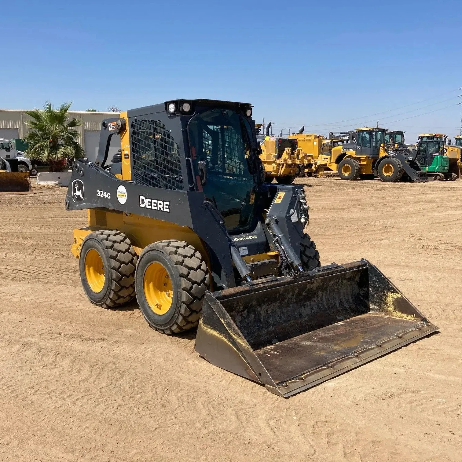 Good Conditional Used Mini Skid Steer Loader John Deee 324g 4wd 1 Ton
