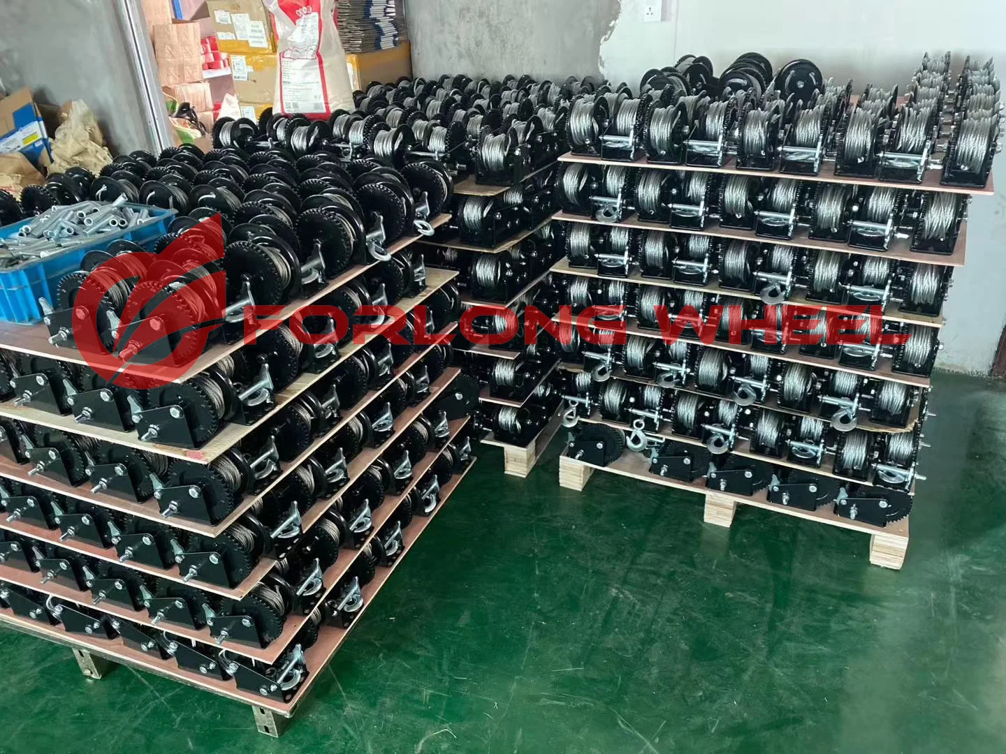 hand winch forlong.jpg