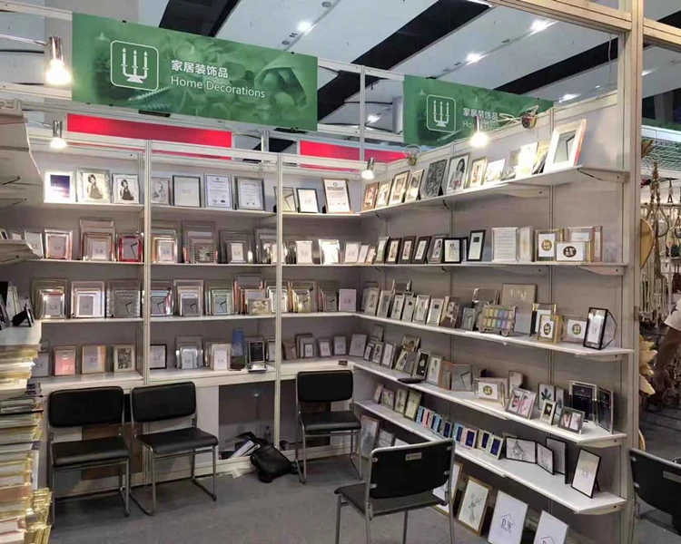 photo frame shop.jpg