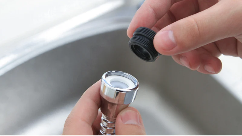 QY High-pressure faucet expander water-saving bathroom kitchen accessories supplies kitchen gadgets 360-degree rotatable bubbler