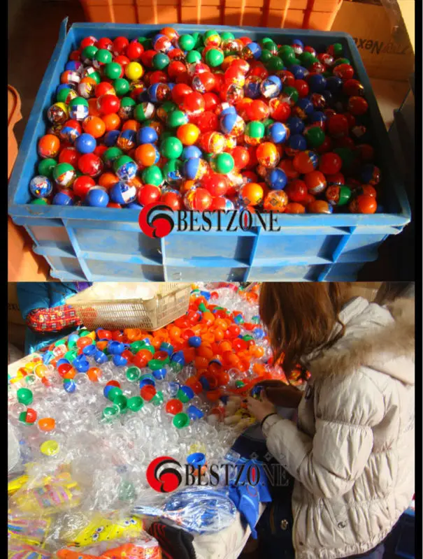 filled-plastic-toy-capsules-packing-02
