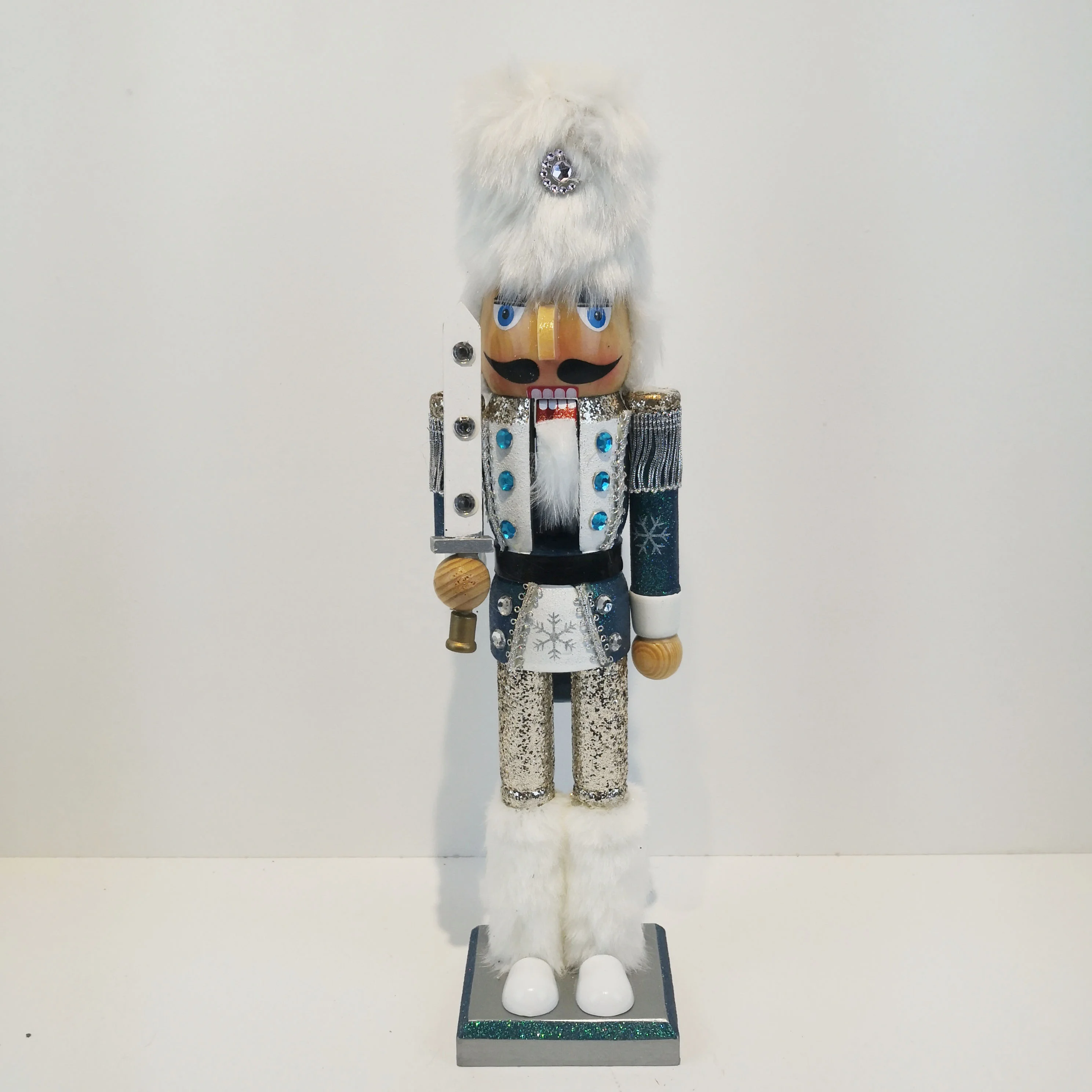 Decorative 38cm Wood Christmas Nutcracker Soldier 15in Nutcracker