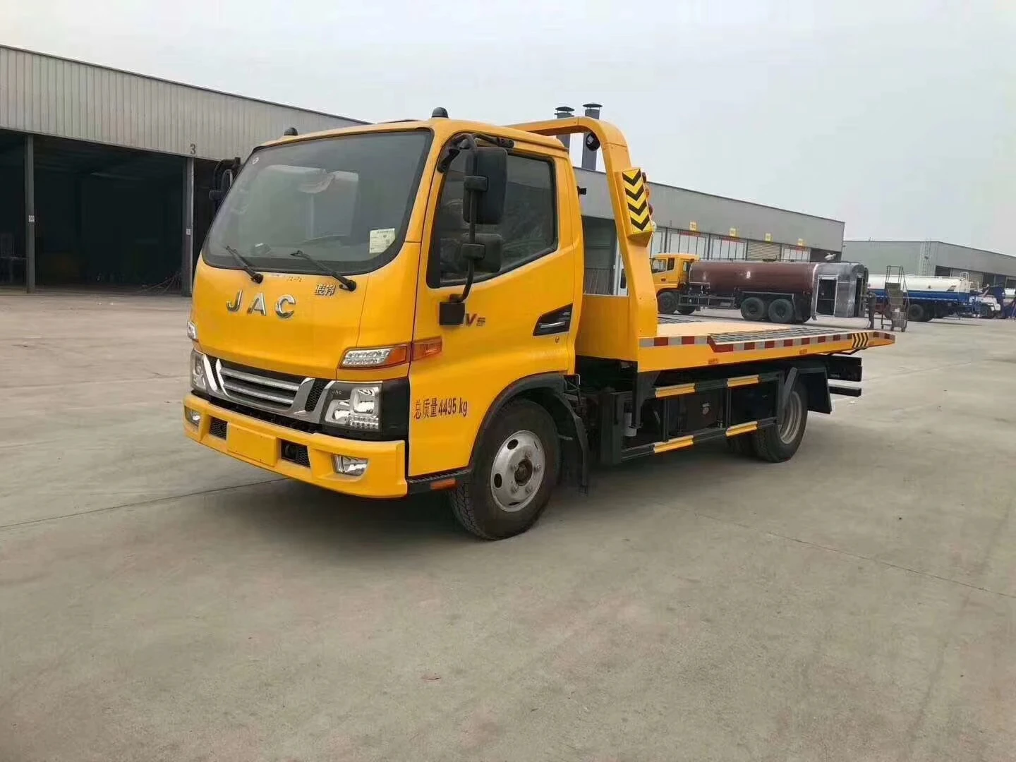 JAC 8 ton flat bed tow truck wrecker for sale in india