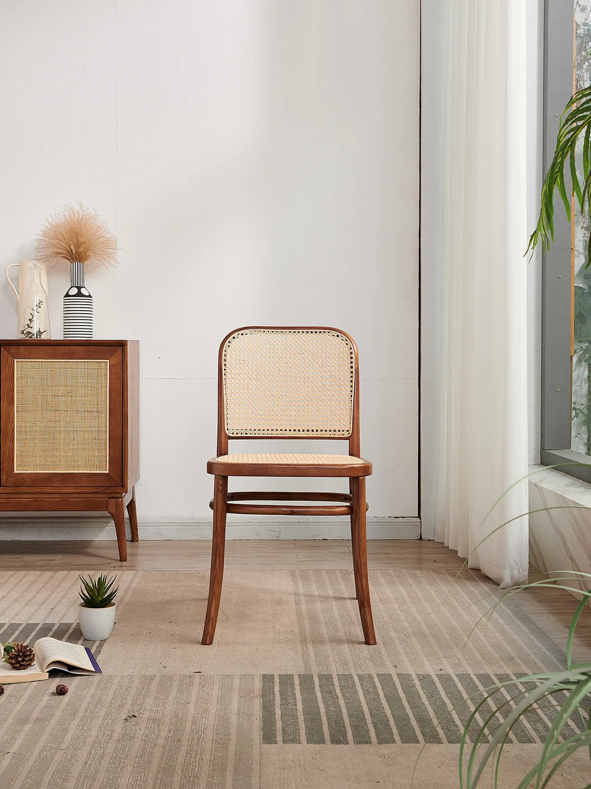 Modern Nordic Solid Wood and Real Rattan Dining Arm Chair for Home Hotel and Villa for Dining Room Furniture