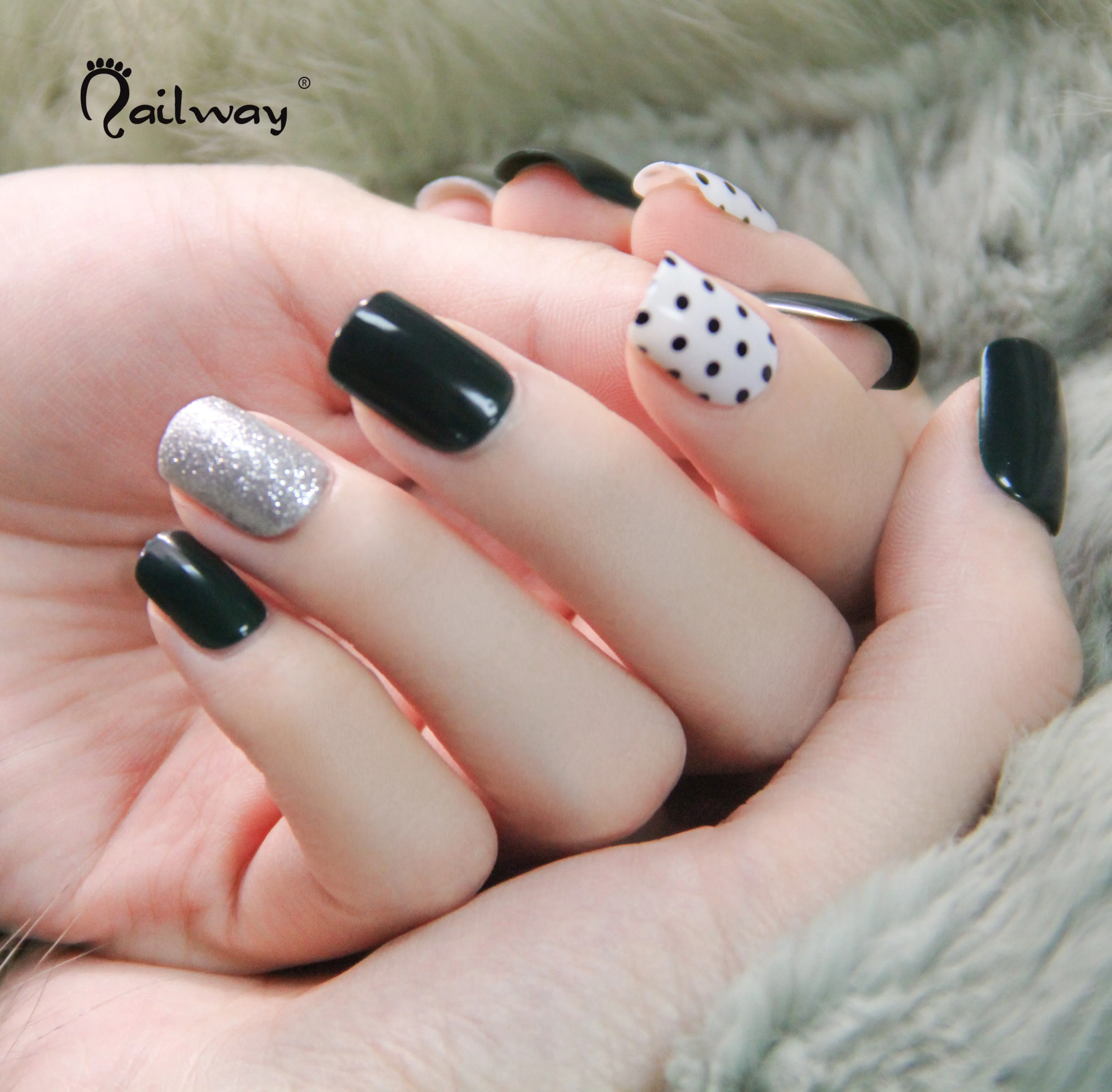 artificial fingernails